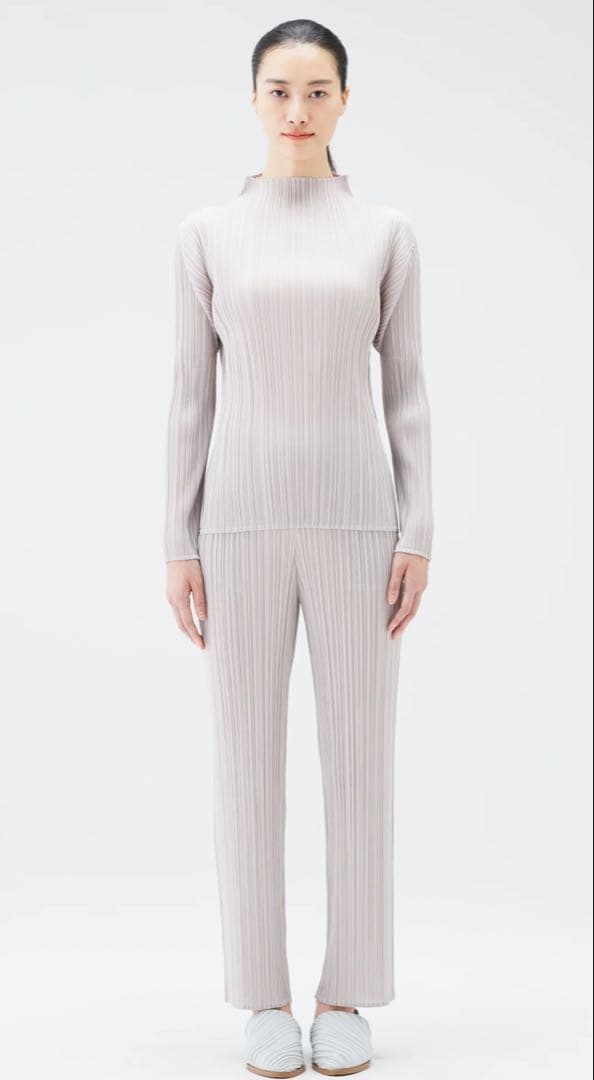 【新品未使用】PLEATS PLEASE BASICS 4 パンツ　定価以下