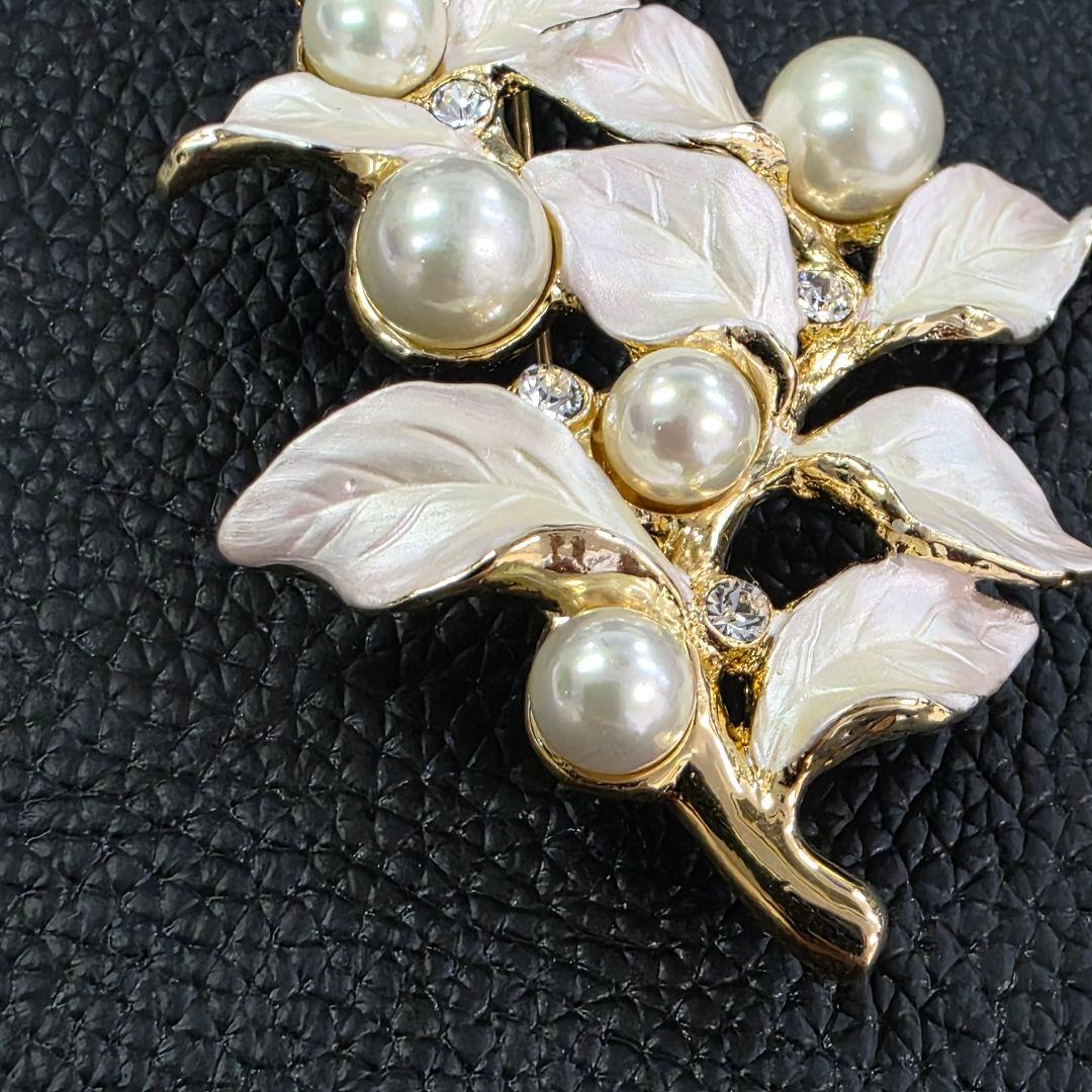 ヴァンドームブティック パール ラインストーン リーフ ブローチ ゴールド