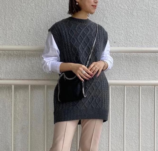 美品 ユナイテッドアローズTOKYO 1,8万 カシミヤ混ケーブルベスト 211