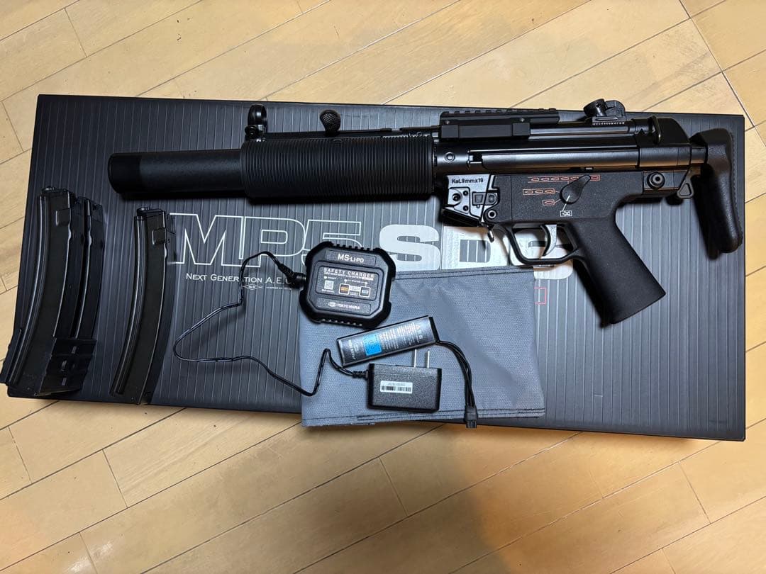 10万超MP5 SD6 次世代電動ガンバッテリー充電器マガジンセット！東京マルイ
