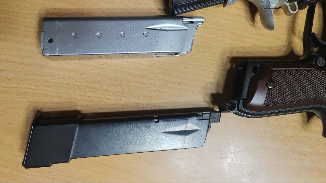 BERTTA M93R& COLT MK IV エアガン　ジャンク品扱い