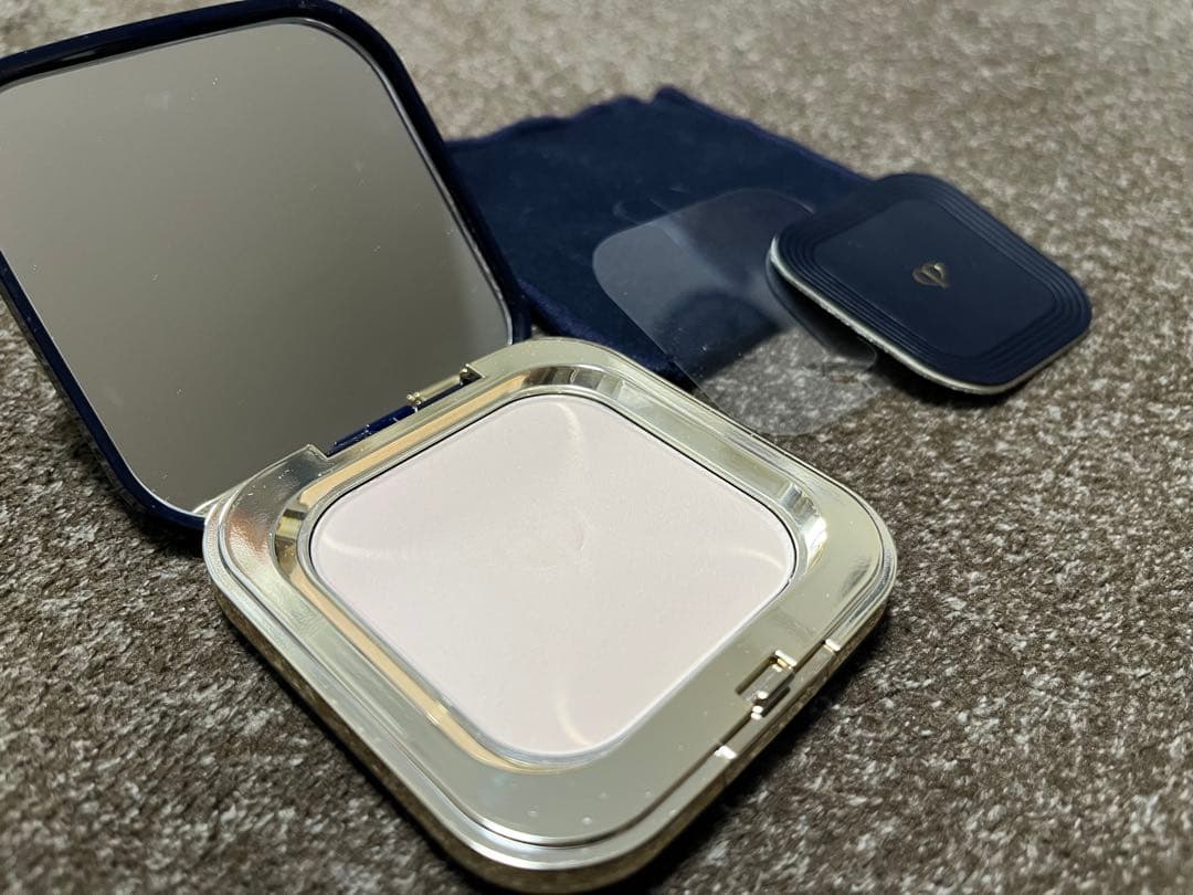 クレ・ド・ポー ボーテ プードルコンパクトエサンシエルｎ　プレストパウダー