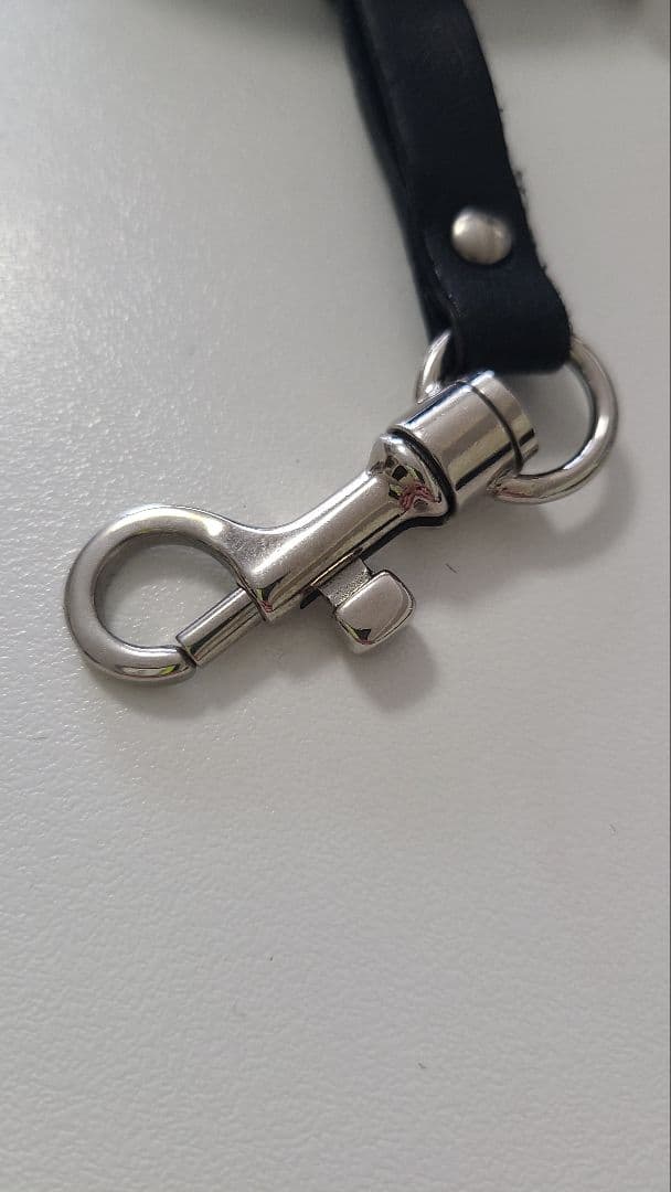 BOTTEGA VENETA イントレチャート ブラック レザー キーケース