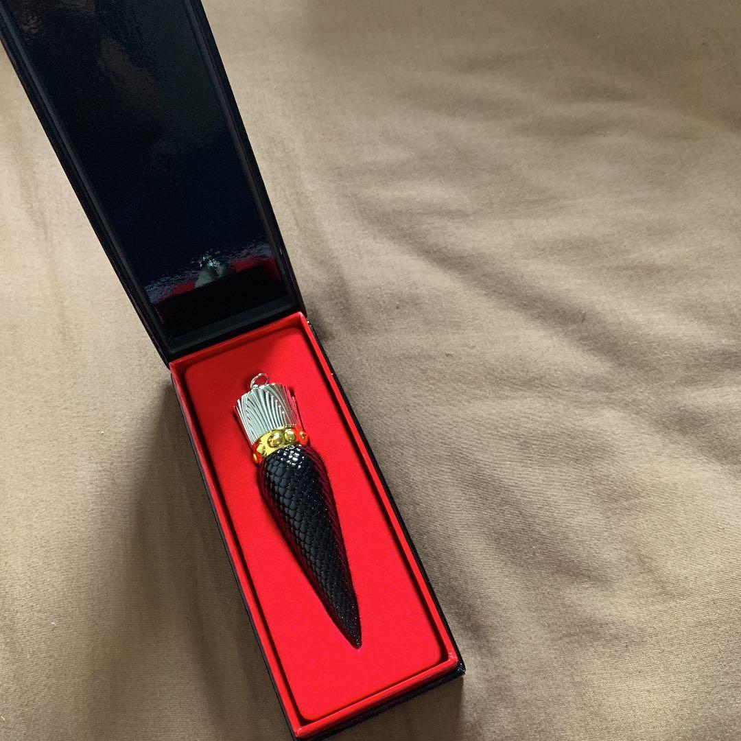 クリスチャンルブタン　リップ