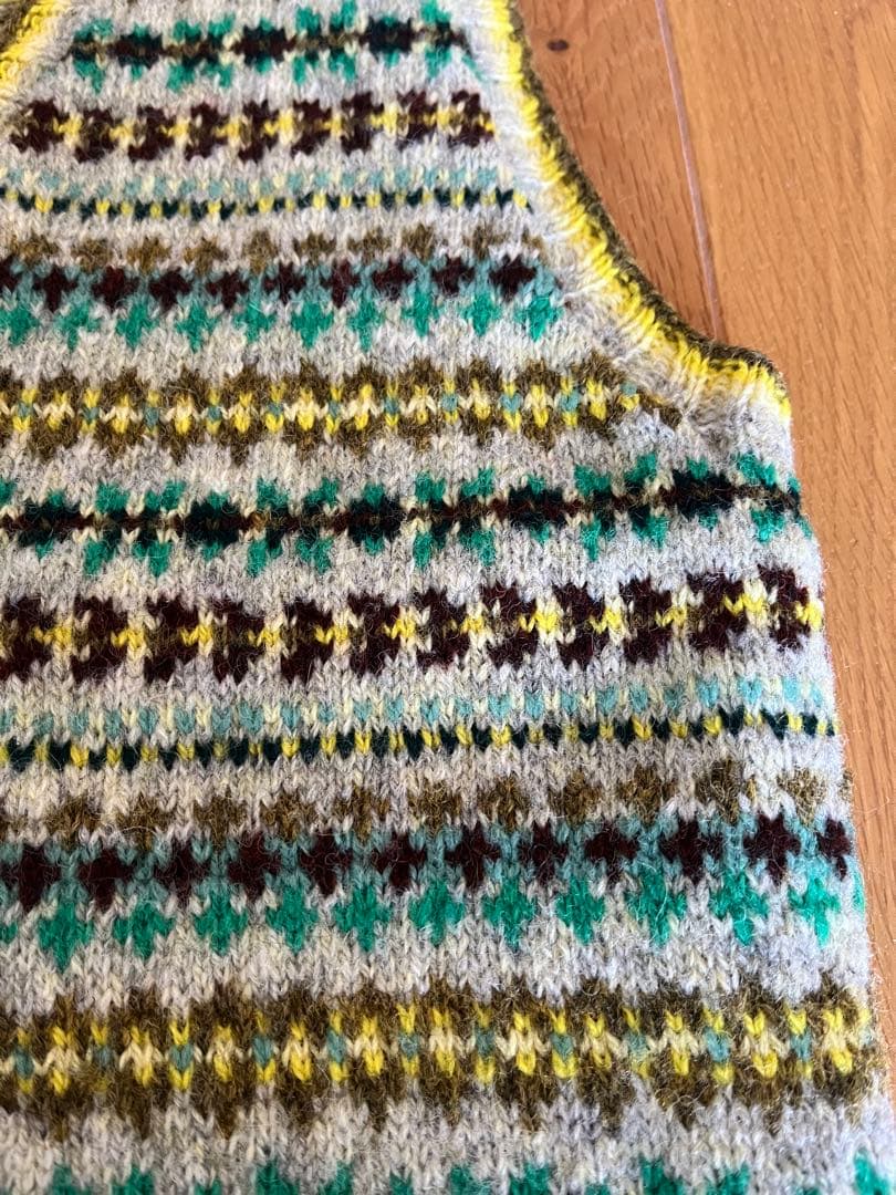 三國万里子　フェアアイルベスト　Jamieson’s Spindrift