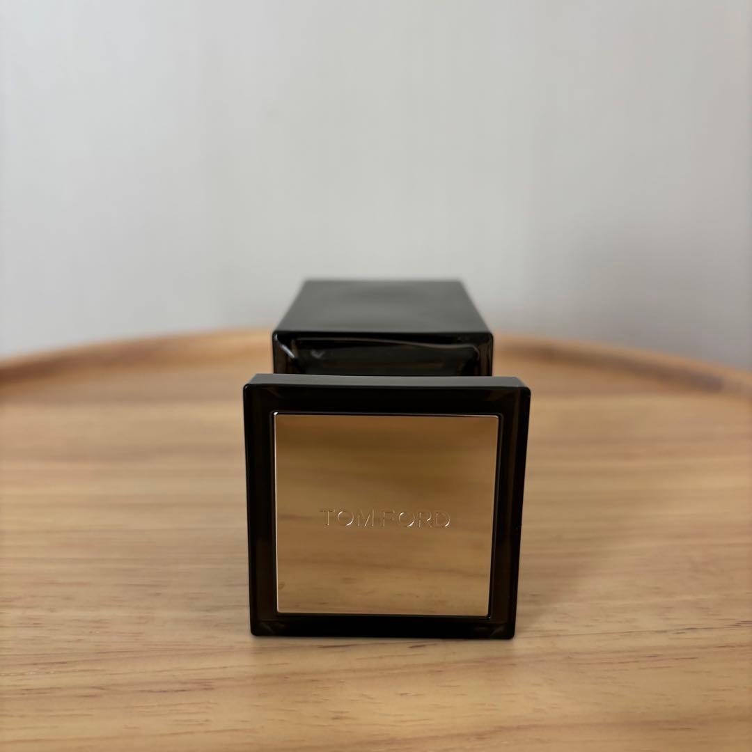 TOM FORD ウード　ウッド　オード　パルファム　スプレー50ml 香水