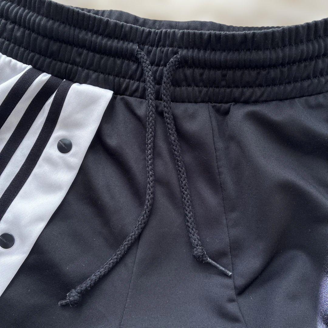 アディダス オリジナルス × ダニエル・カタリ コラボ トラックパンツ再構築