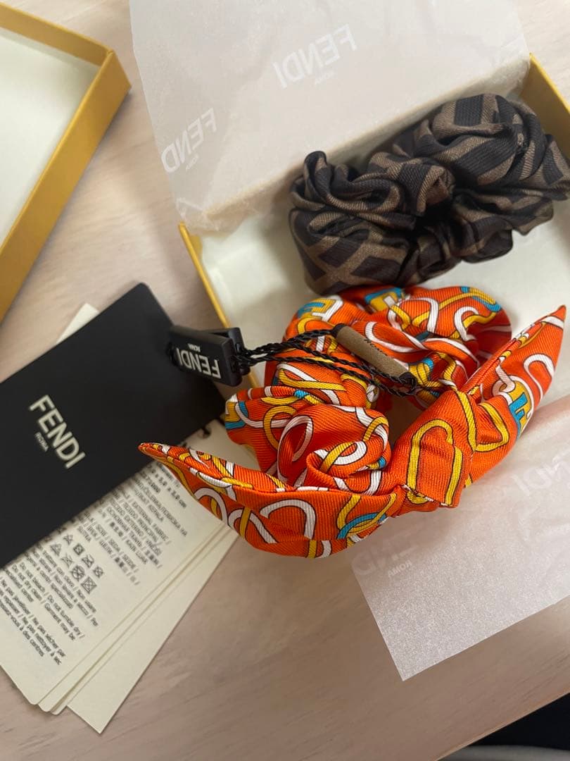 フェンディ　シュシュ　FENDI ヘアゴム