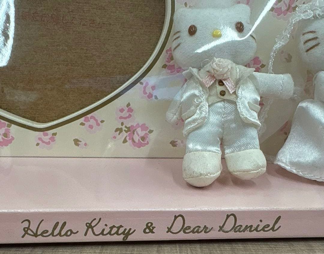 ハローキティ&ダニエル　ウェディング　ハートフォトフレーム　ウエルカムボード