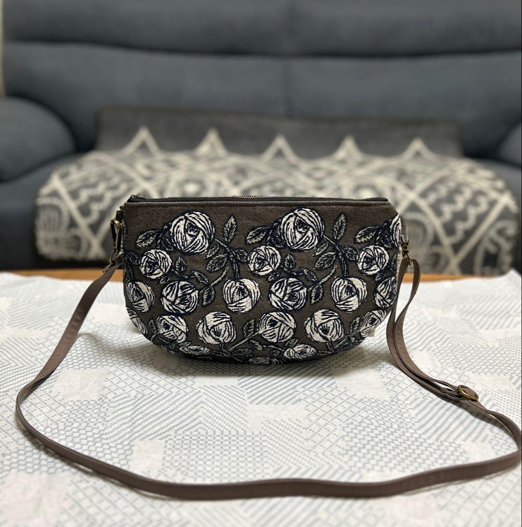 スペシャル価格＊ハンドメイド ミナペルホネン rosy コロりんポシェット