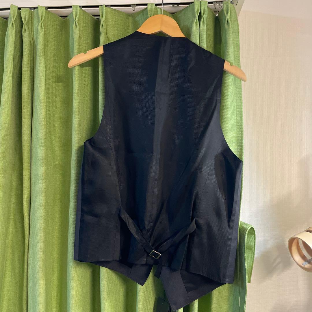 BOSS ダークグレー ノースリーブベスト