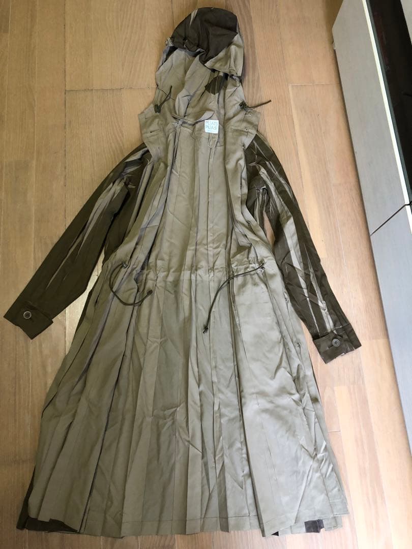 イッセイミヤケ　レインコート　サイズ3