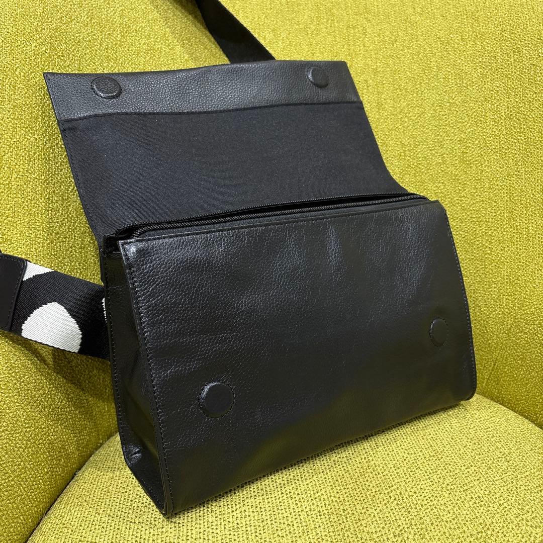 ear papillonnerのボディバッグ美品