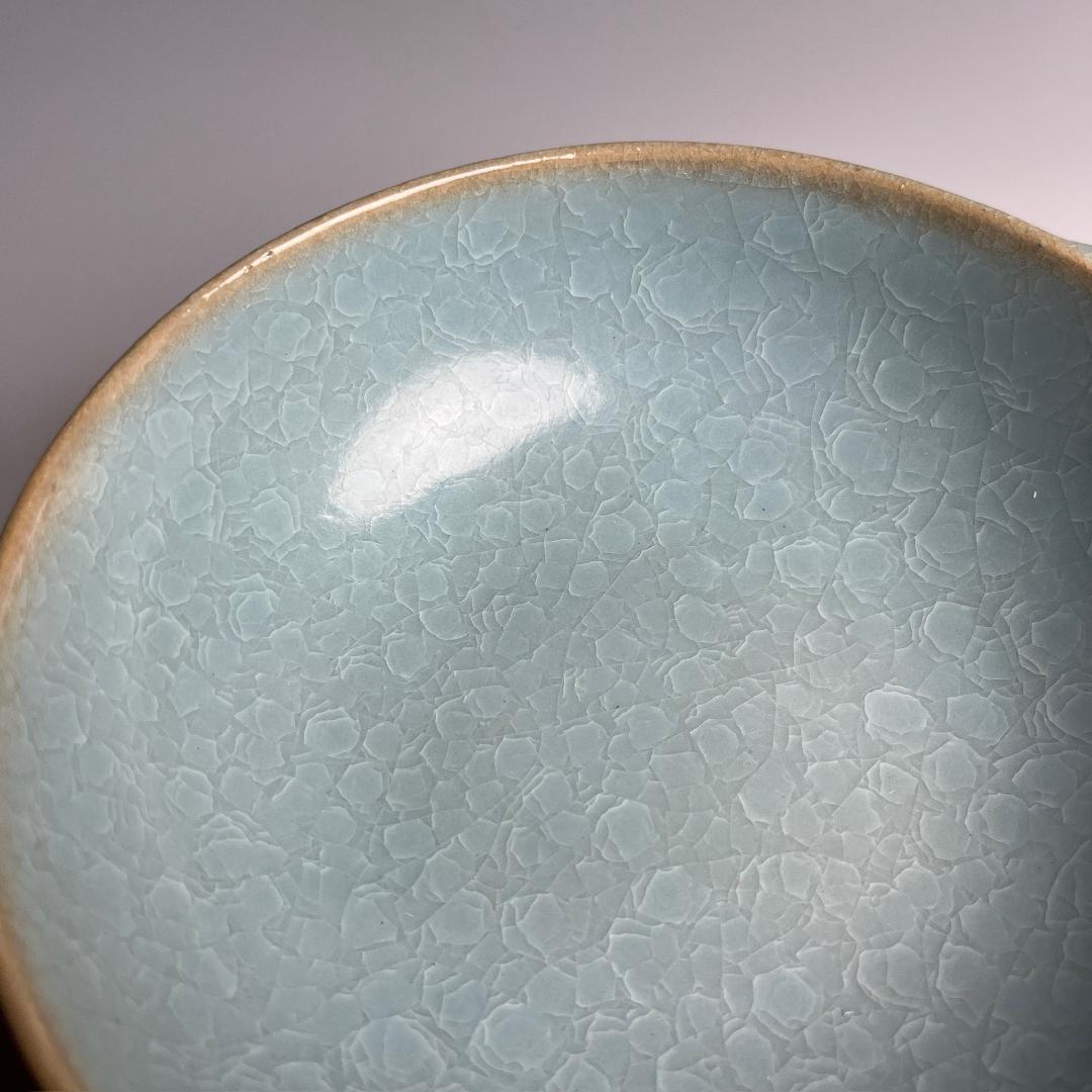 官窯 青磁月白釉板沿単耳洗 紫青 箱付 中国美術 中国古玩