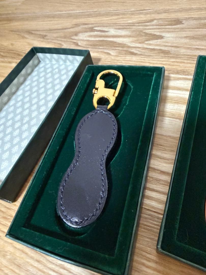 GUCCI レザーキーホルダー 2個セット