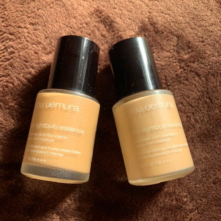 お値下げしましたザ・ライトバルブ エッセンシャル オイル イン ファンデーション