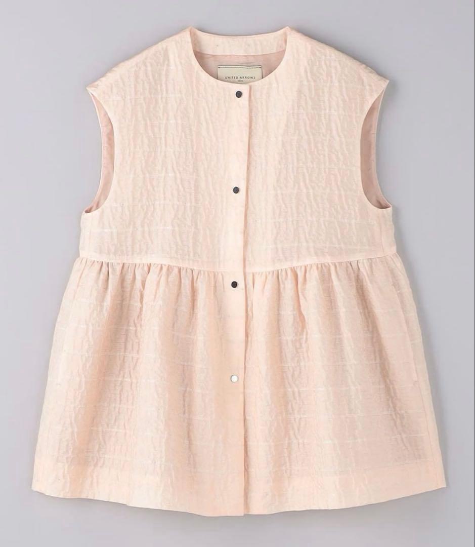 UA エアリー ドットジャカード ベスト