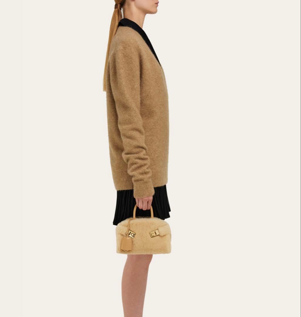 FERRAGAMO ハグバッグ　ミニ　ムートン