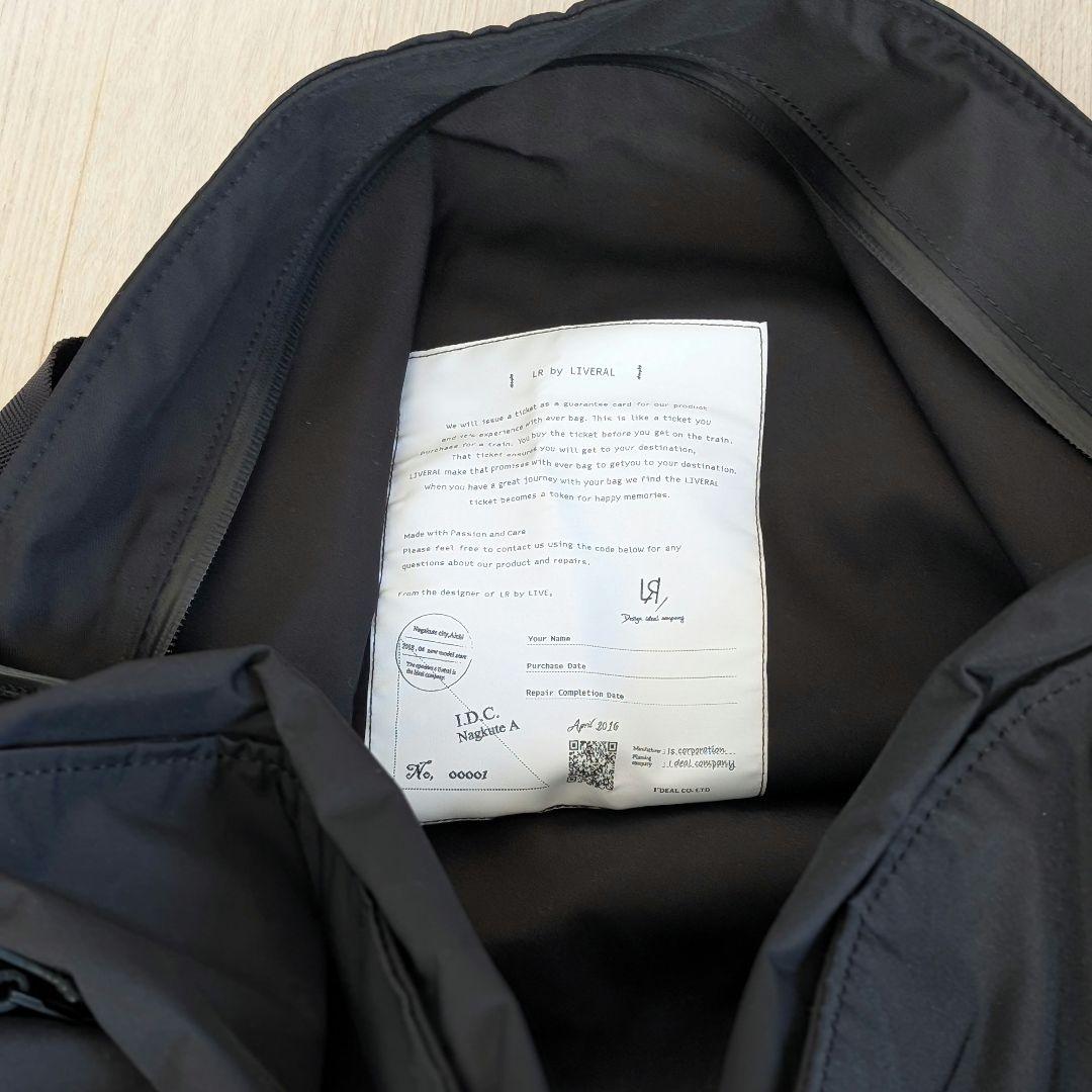 LIVERAL リヴェラル 完全防水 大型　 ショルダーバッグ ユニセックス