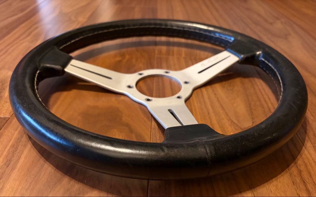 NARDI ナルディ ブラックレザーステアリング 33パイ　33cm