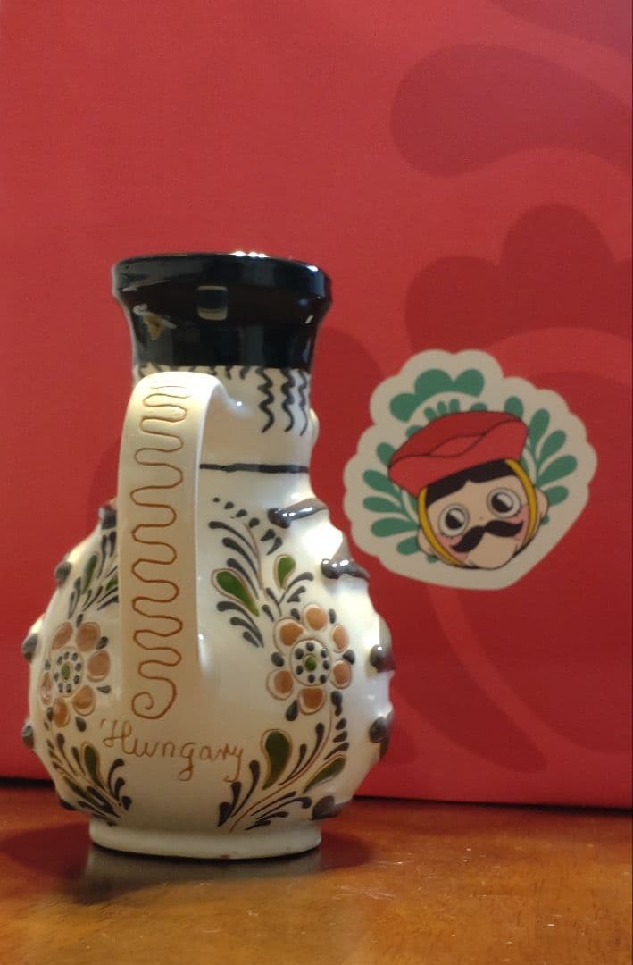 大阪関西万博 ハンガリーパビリオン ミシュカワイン差し