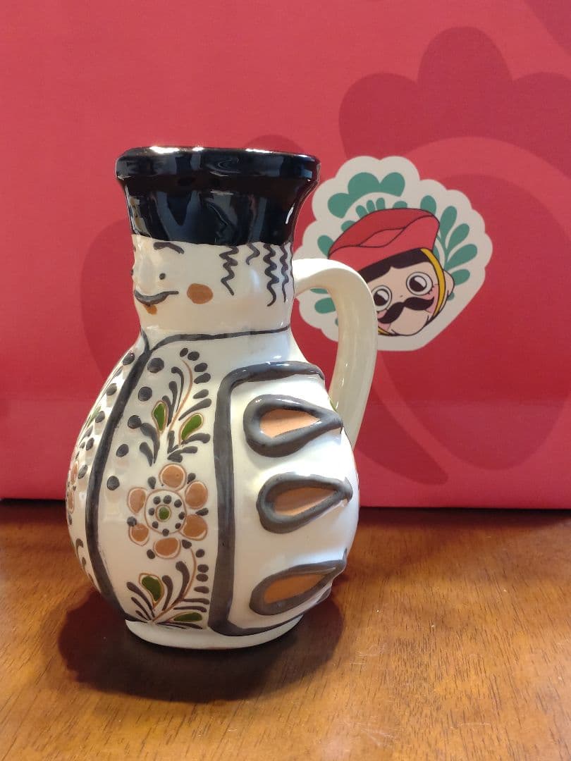 大阪関西万博 ハンガリーパビリオン ミシュカワイン差し