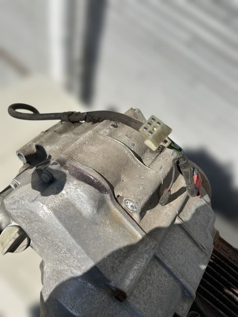 スーパーカブ50エンジン空冷式エンジン 3ピンコネクタ付き　キャブ付き