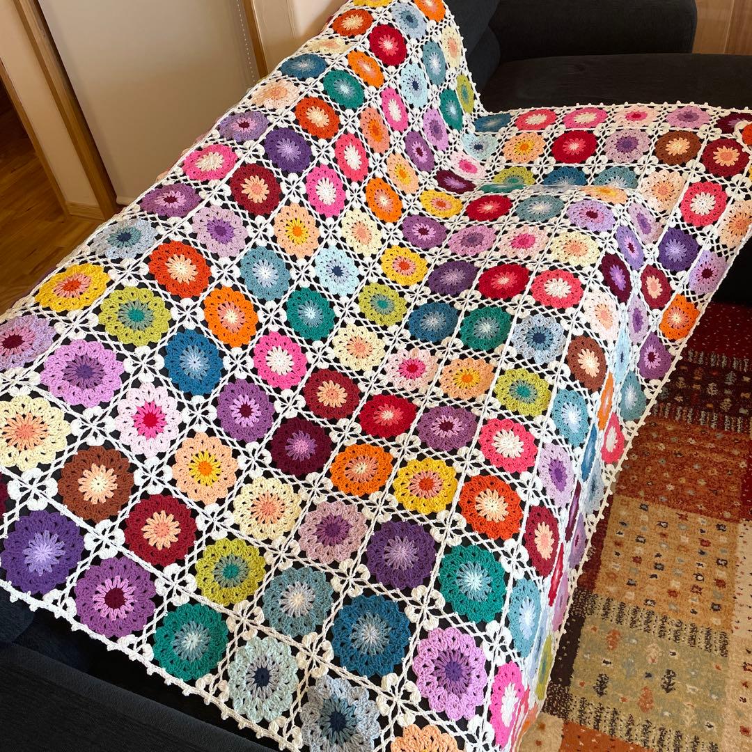 ハンドメイド　お花がいっぱいベットカバー　ブランケット　マルチカバー　コットン