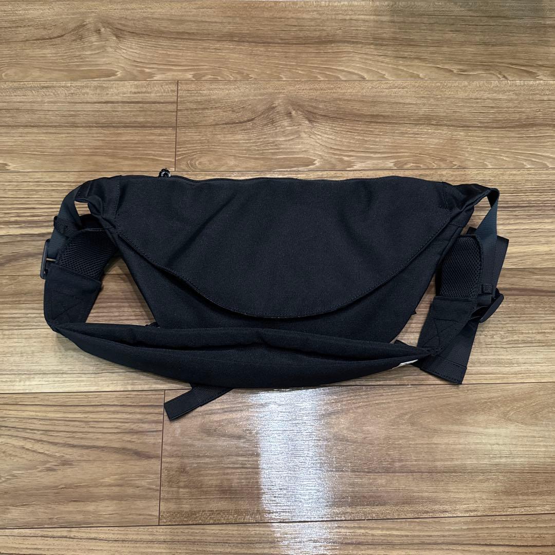 Hug育バッグ　ブラック　2025年リニューアル版　ヒップシート