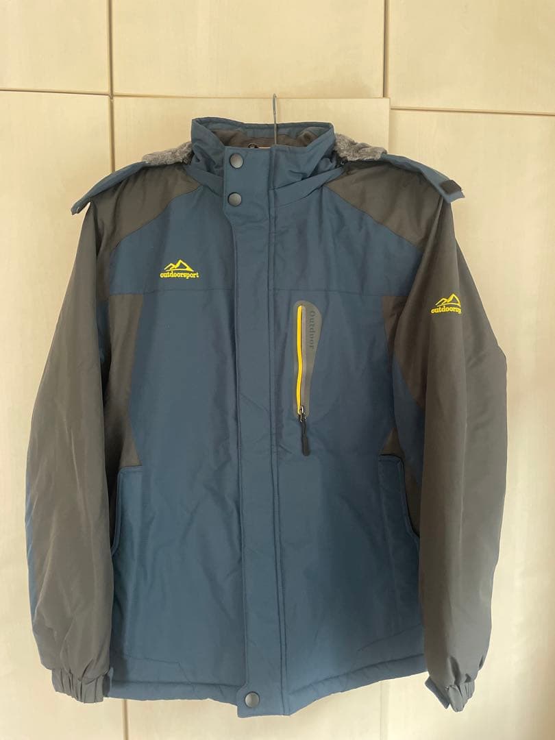 スキーウェア上下にグローブとゴーグル