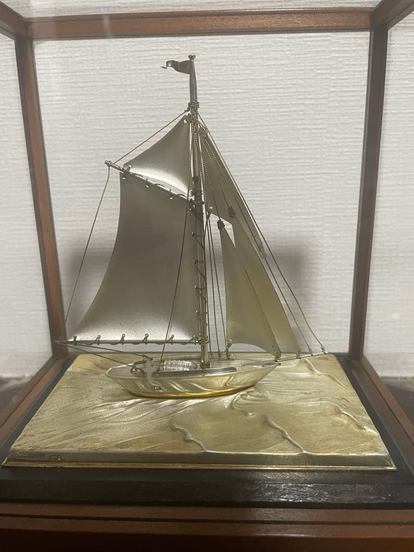 純銀製帆船ガラスケース付