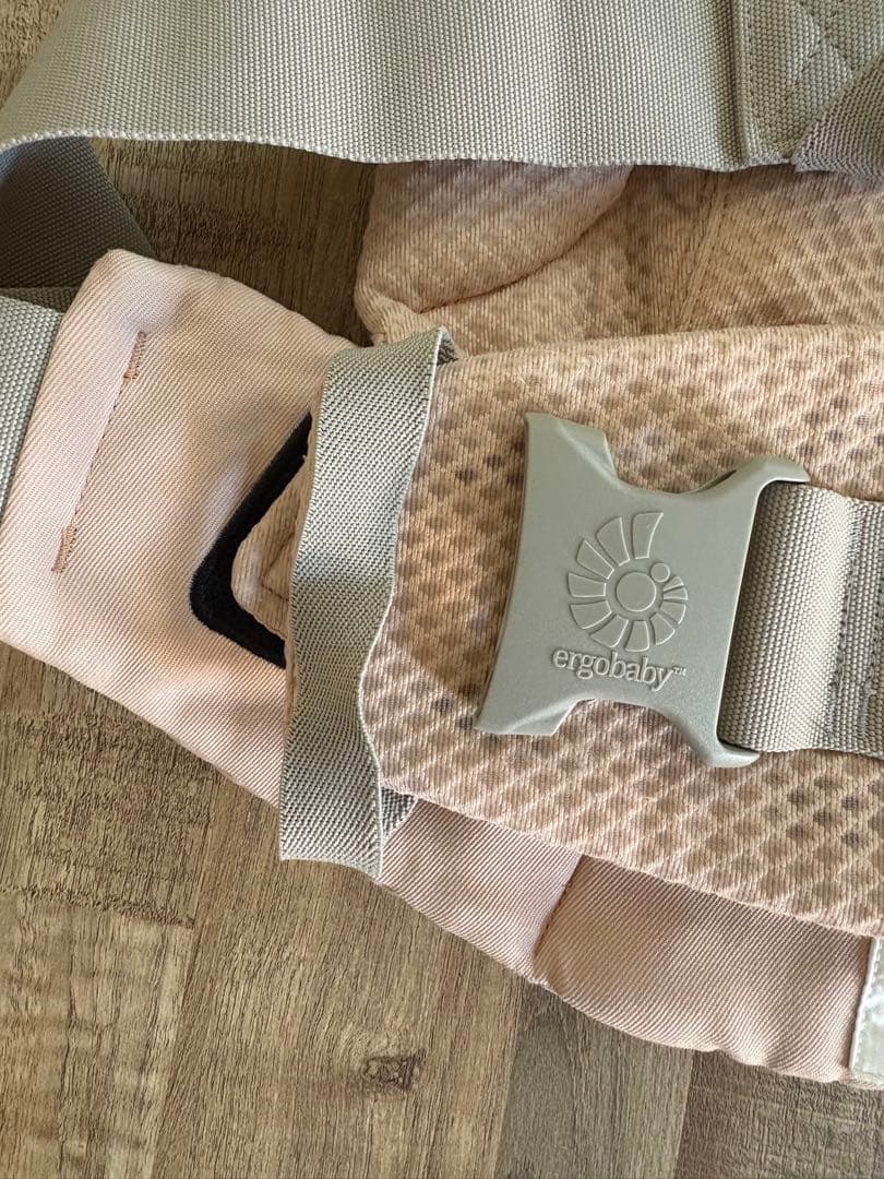 値下げ ergobaby エルゴベビー オムニブリーズ 抱っこ紐 メッシュ