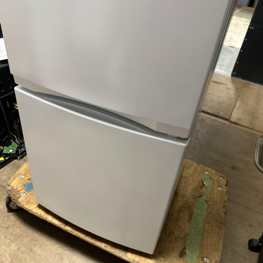 TOSHIBA シルバー 2ドア冷蔵庫　153L GR-U15BS 2022年製