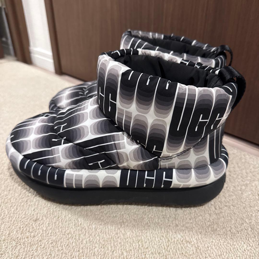 UGG ロゴプリント ショートブーツ