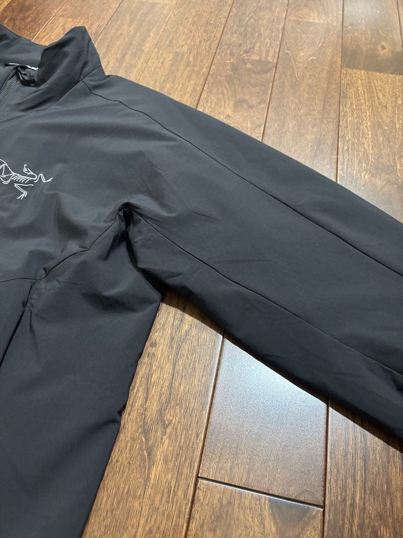 直営店限定 アークテリクス アリウムインサレーテッドジャケット Mサイズ メンズ