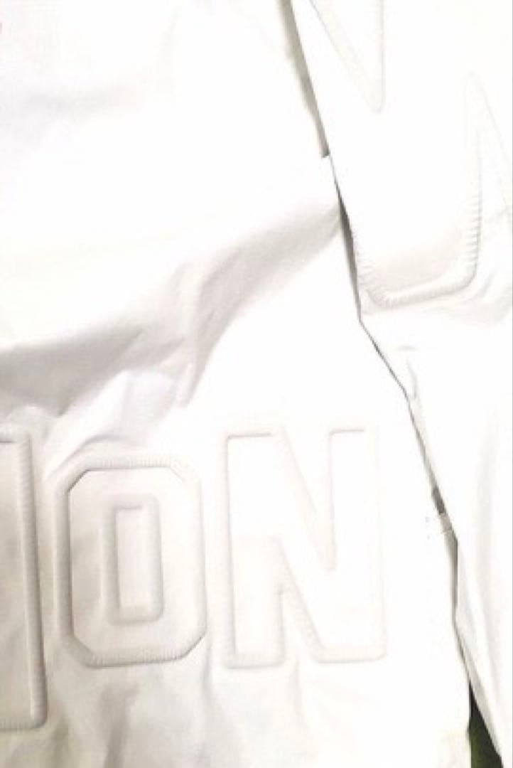 MONCLER 22s オールホワイト ナイロンジャケットブルゾン(売りつくし)