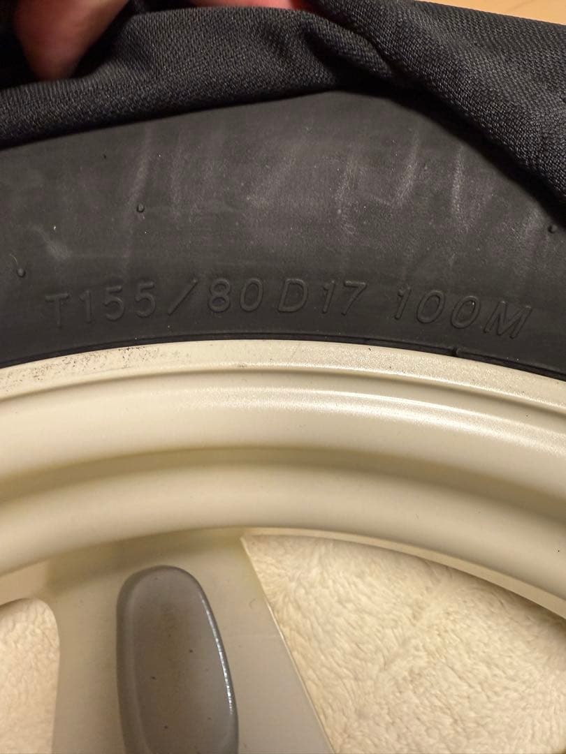 ヴェルファイア30系　メーカーOP スペアタイヤ　取付台座付き