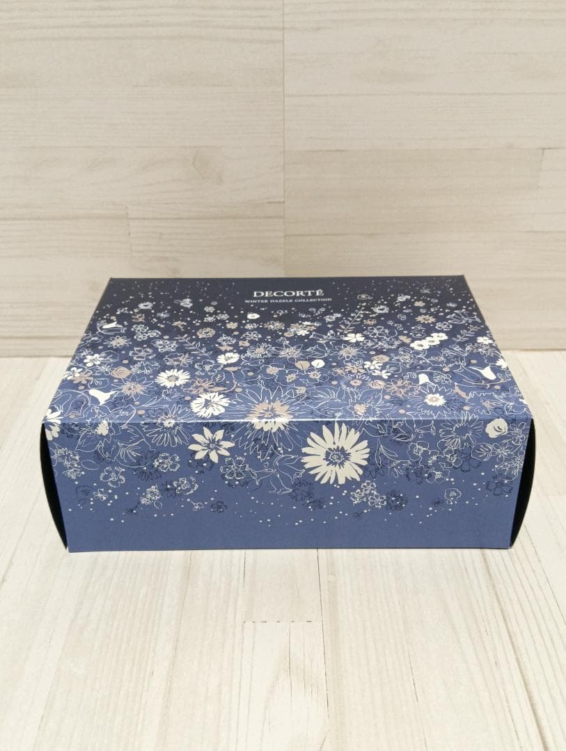 【未開封】コスメデコルテ クリスマスコフレ 2023 限定 ショッパー付き