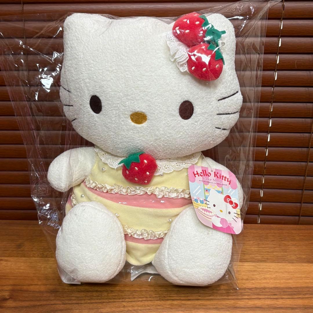 新品　ハローキティ　Hello kitty ぬいぐるみ　大　ショートケーキ