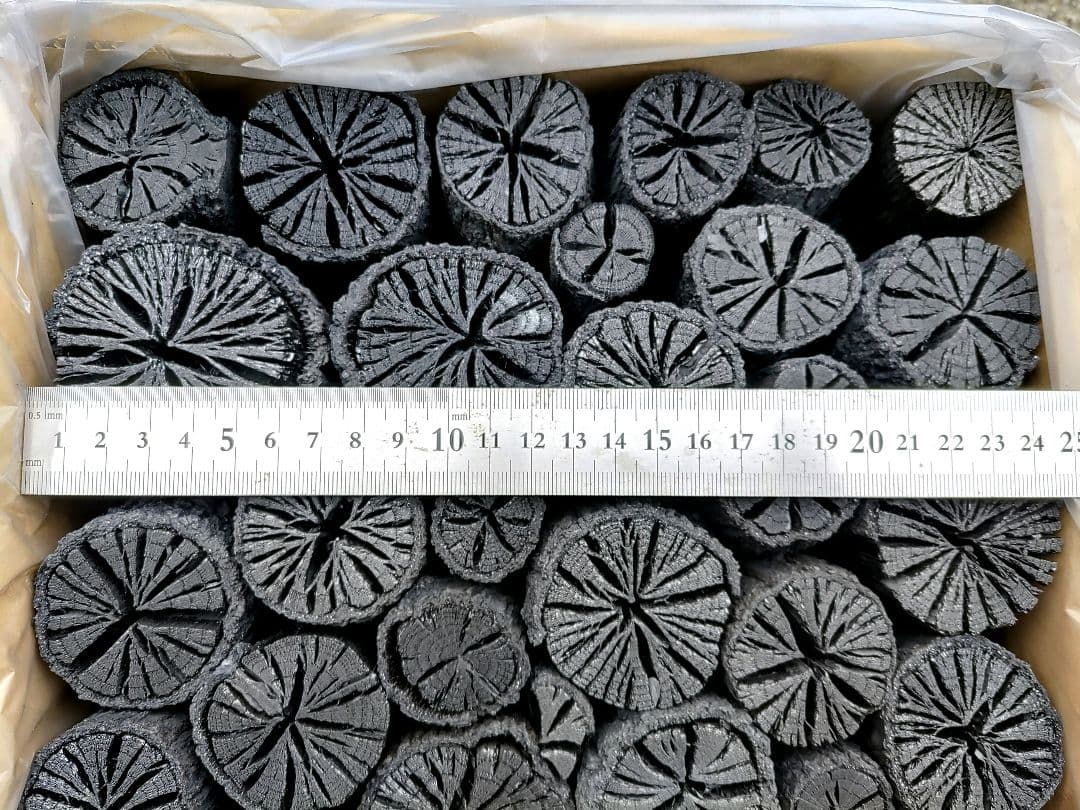 kei【 伊予の切炭 】長さ約7.5cm 約6kg 菊炭×二箱