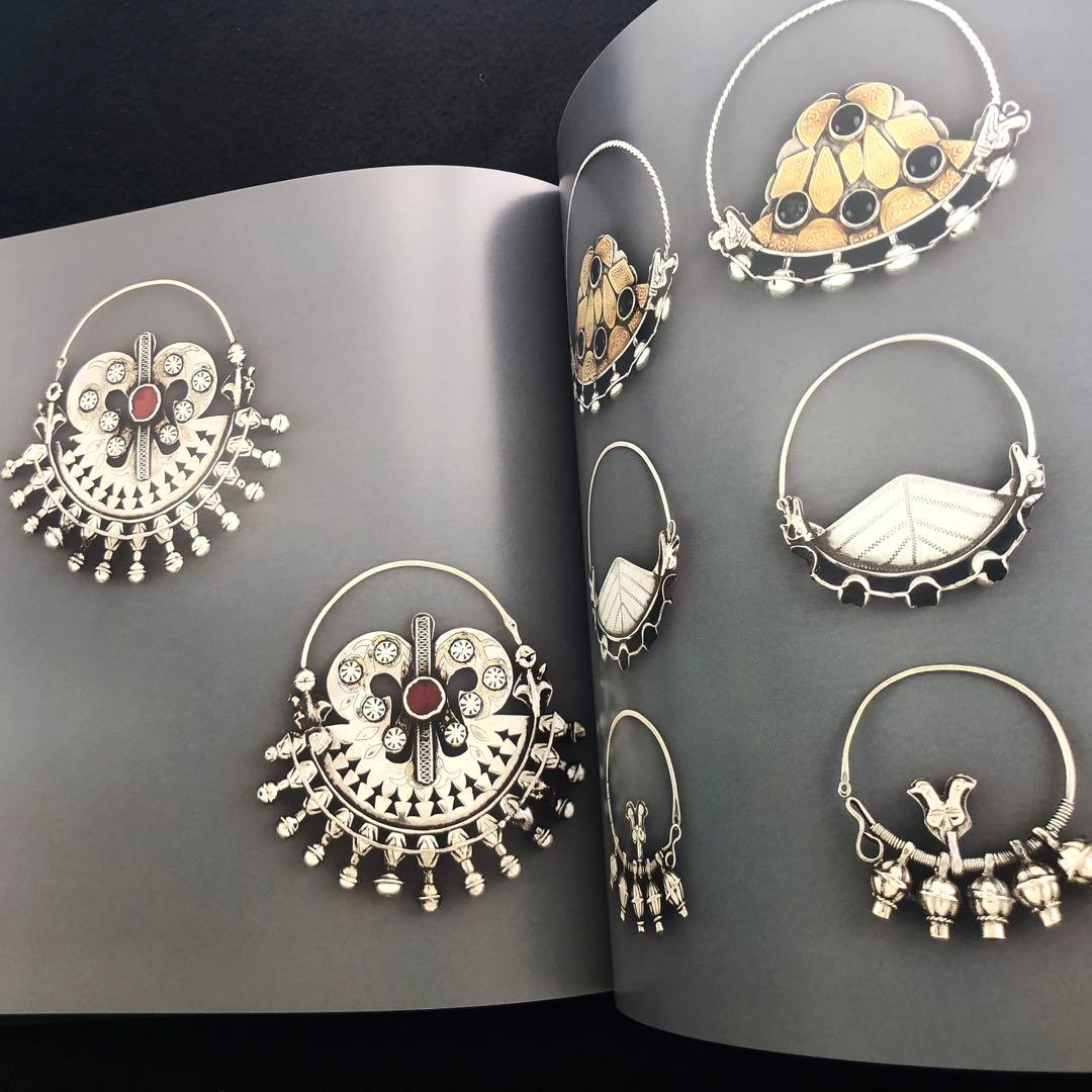 イヤリング ジェリーの世界 写真集「Orecchini etnici」Skira