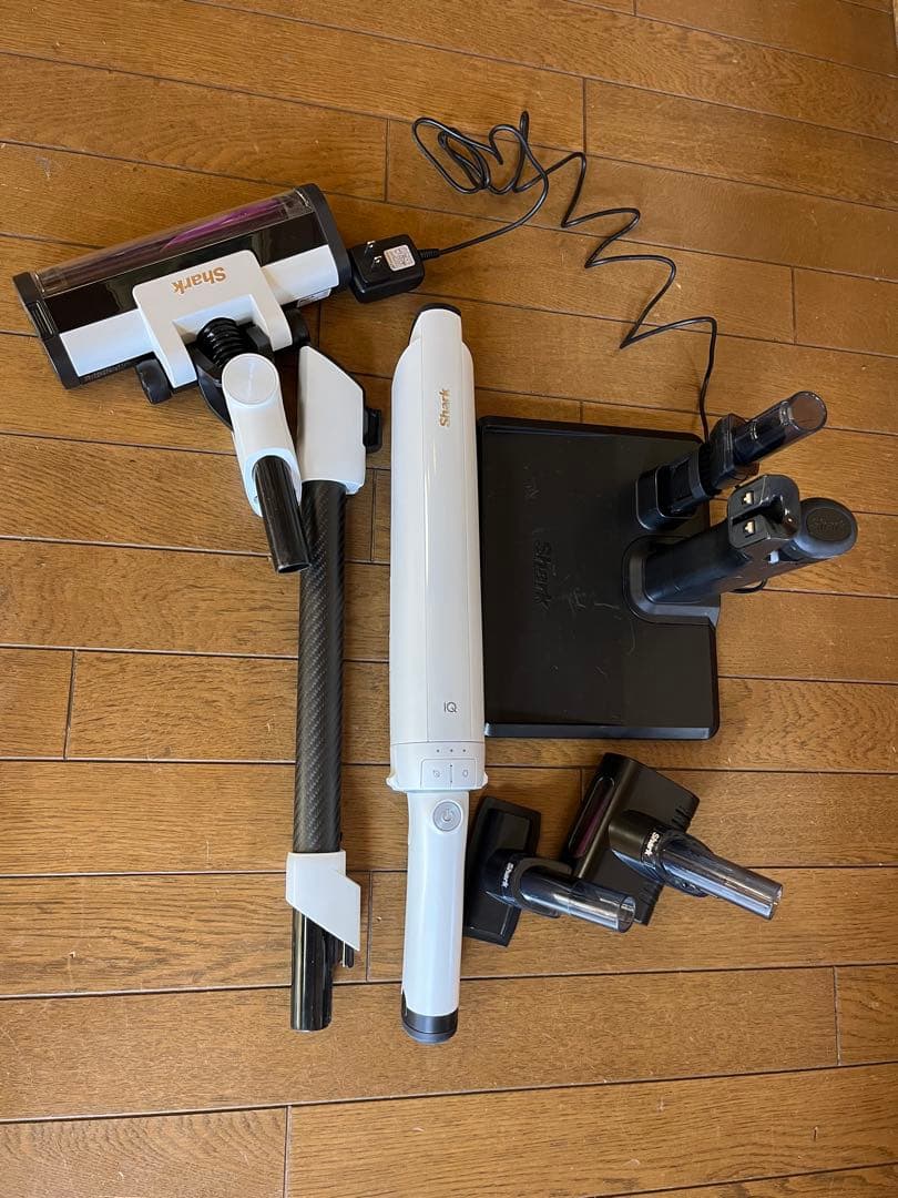 Shark スティッククリーナー LC400JWH