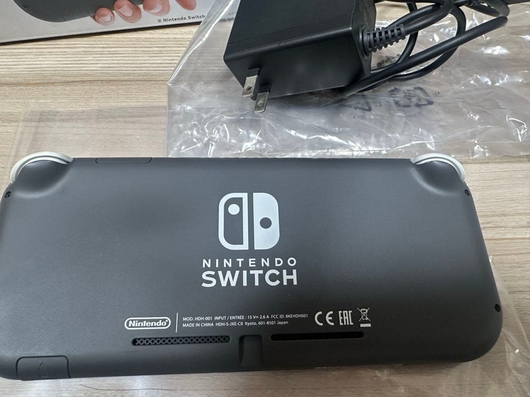 ニンテンドーSwitchライト　グレー　箱付属品あり