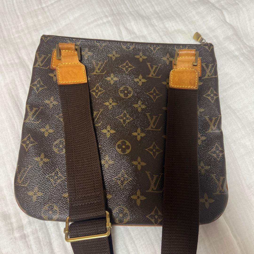ルイヴィトン ショルダーバッグ 斜め掛け ポシェットボスフォール
