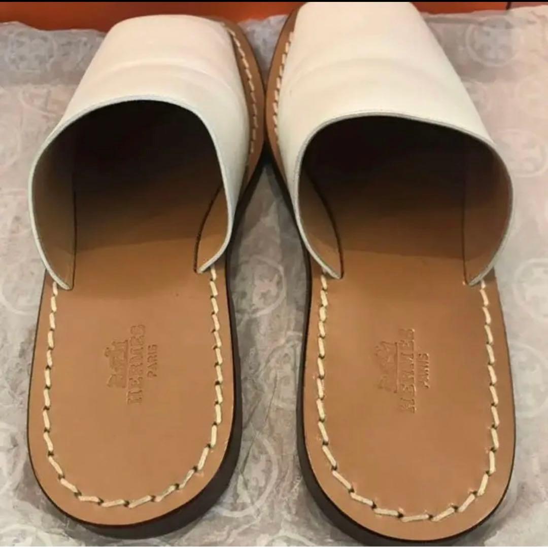 HERMES エルメス　フラットサンダル　ホワイト　ぺたんこ