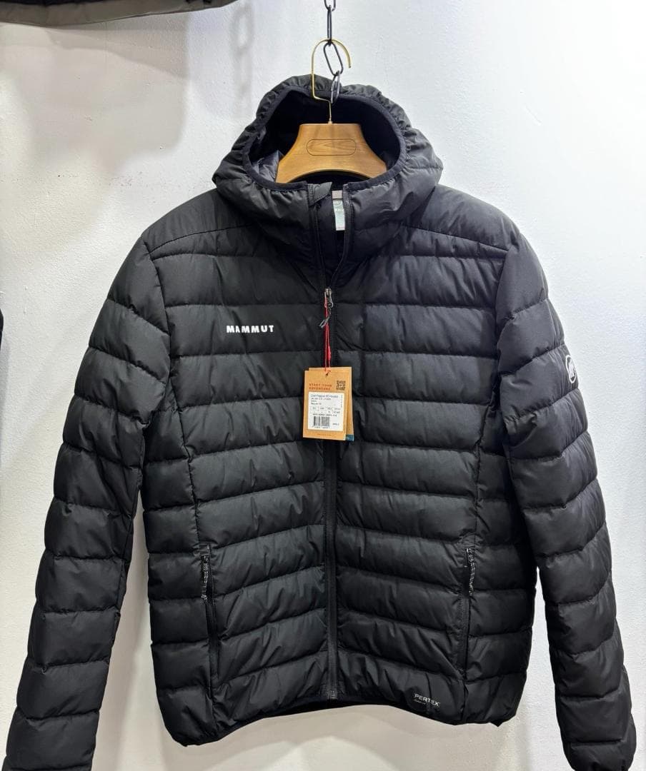 MAMMUT フード付きダウンジャケット ブラック