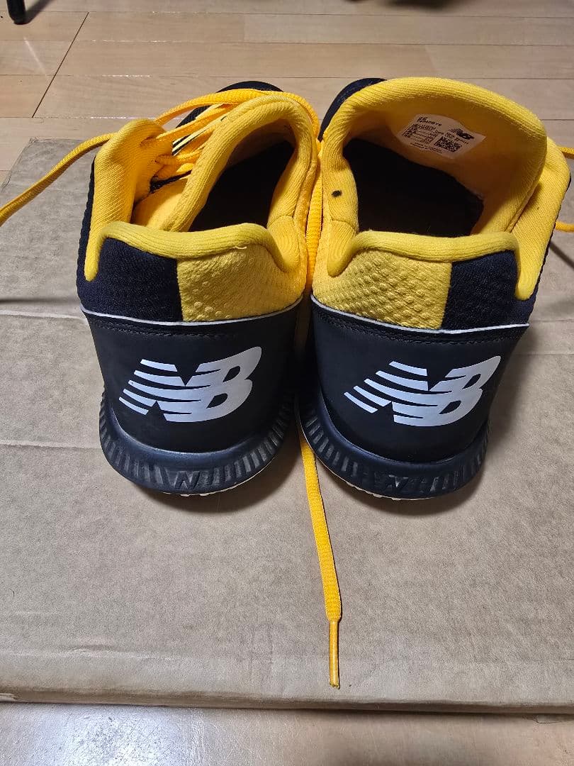 New Balance トレーニングシューズ 黒/黄色