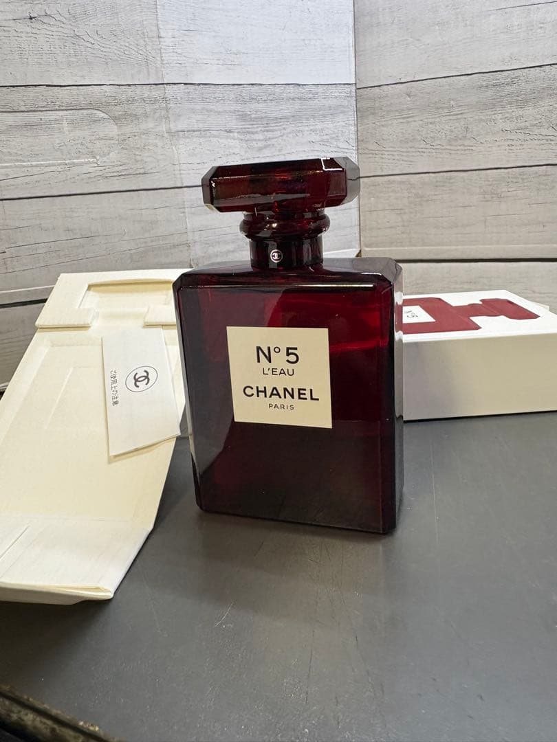 CHANEL 香水　ヴァポリザター　100ml レッド