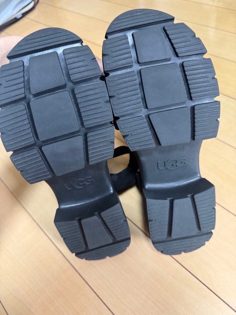 UGG Ashton Ankle サンダル 7 ブラック