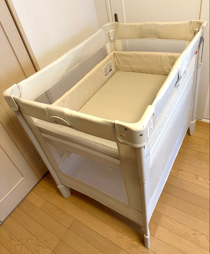 ココネルエアー　ミルク　ベビーベッド　アップリカ